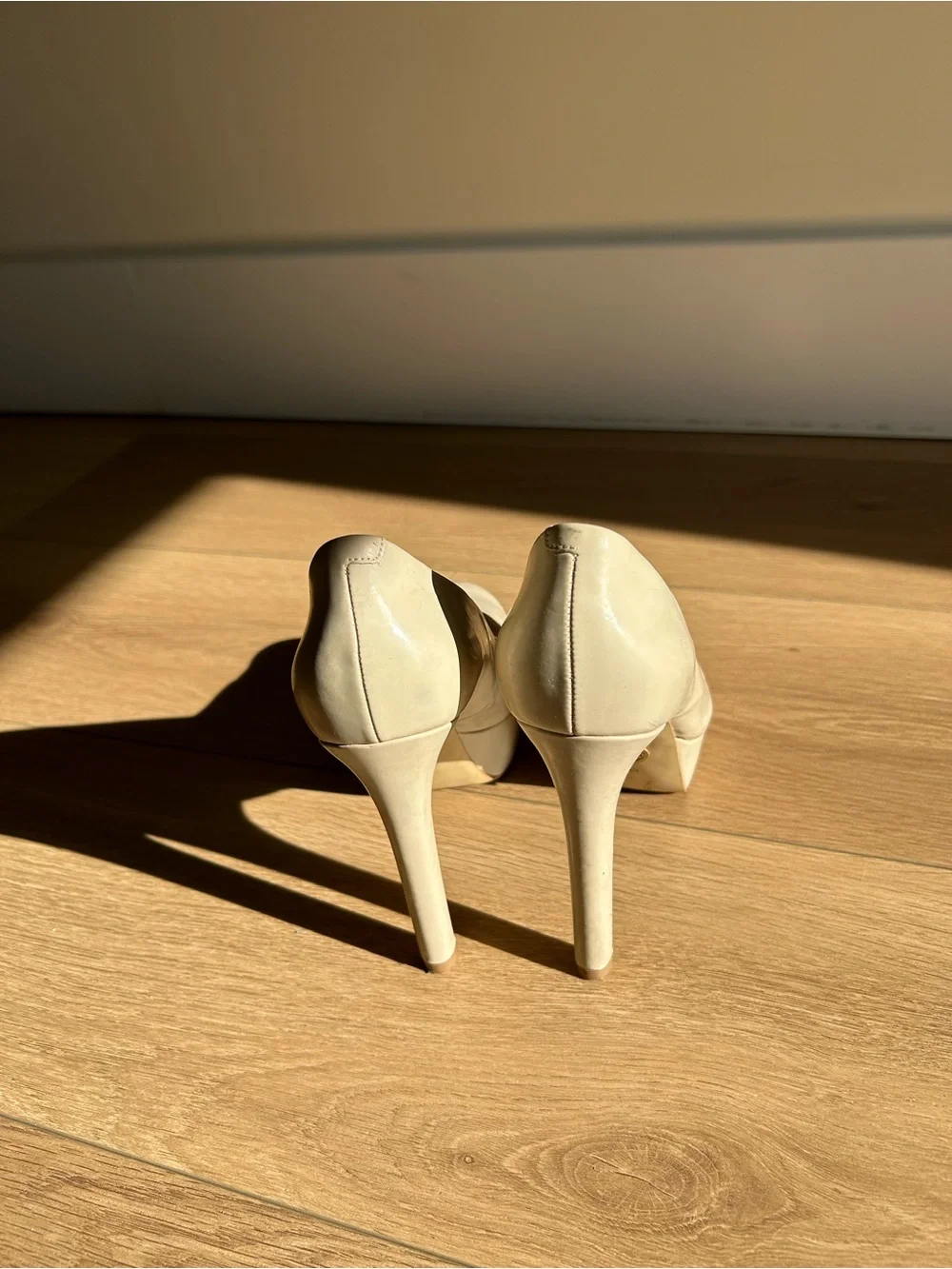 Guess Cream Platform Pumps - Women's High Heel Shoes